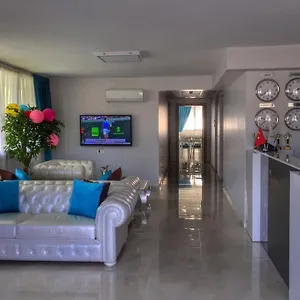 Suya 3*, İzmir Turkije